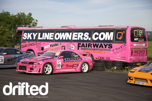 Skyline Bus at Donny