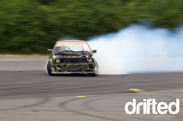 BMW E30 Smoking at Donny